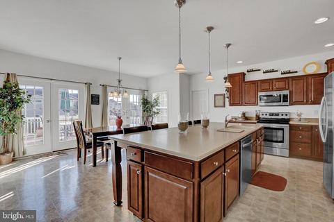661 Warminster Ln, Lititz, PA 17543 photo 11