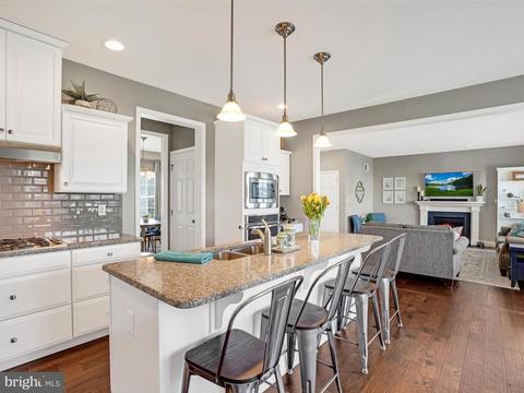 637 Warminster Ln, Lititz, PA 17543 photo 10