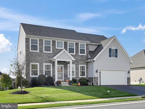 637 Warminster Ln, Lititz, PA 17543 photo 2