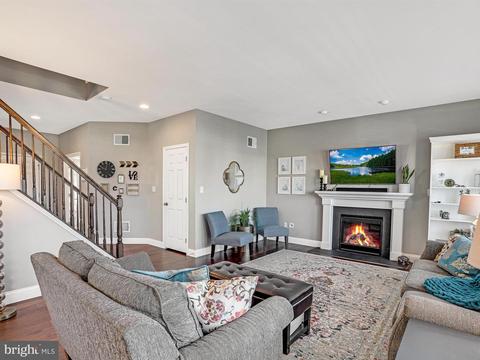 637 Warminster Ln, Lititz, PA 17543 photo 9