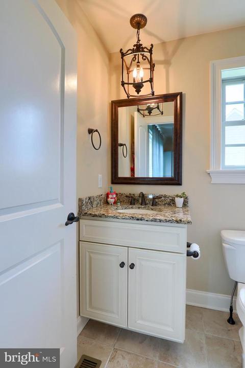 687 Warminster Ln, Lititz, PA 17543 photo 23