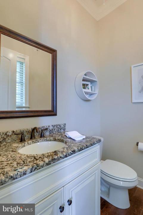 687 Warminster Ln, Lititz, PA 17543 photo 8