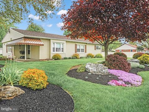 149 W Oregon Rd, Lititz, PA 17543 photo 2