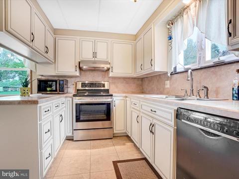 149 W Oregon Rd, Lititz, PA 17543 photo 9