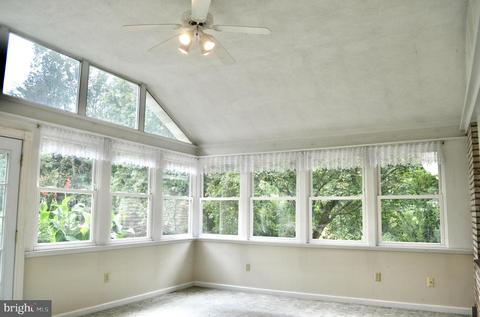 32 E Woods Dr, Lititz, PA 17543 photo 18