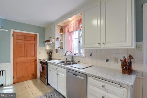 108 E 3rd Ave, Lititz, PA 17543 photo 16