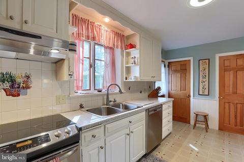 108 E 3rd Ave, Lititz, PA 17543 photo 19