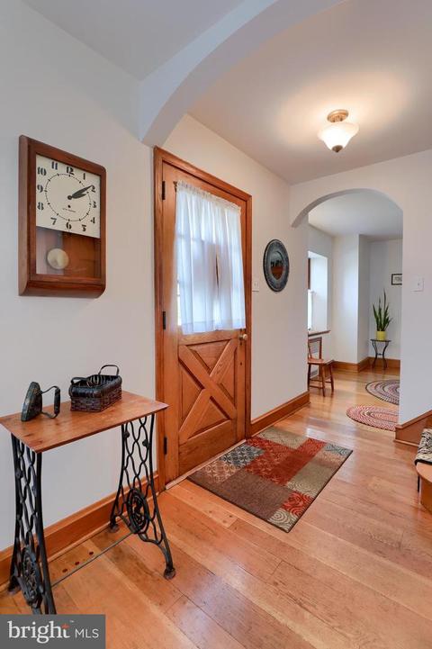 108 E 3rd Ave, Lititz, PA 17543 photo 6