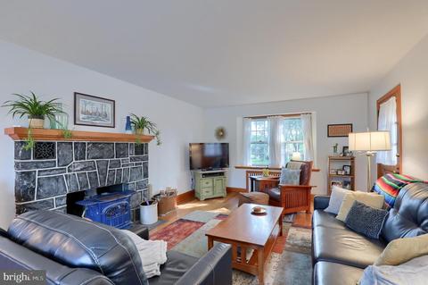 108 E 3rd Ave, Lititz, PA 17543 photo 8