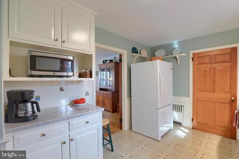108 E 3rd Ave, Lititz, PA 17543 photo 17