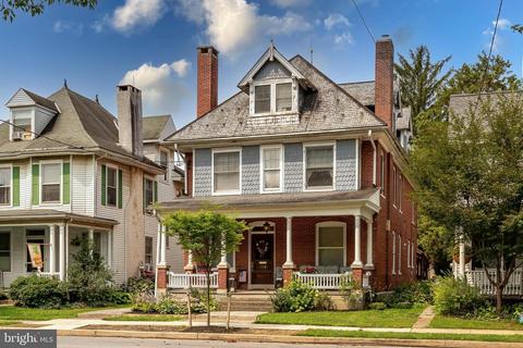 152 S Broad St, Lititz, PA 17543 photo 1