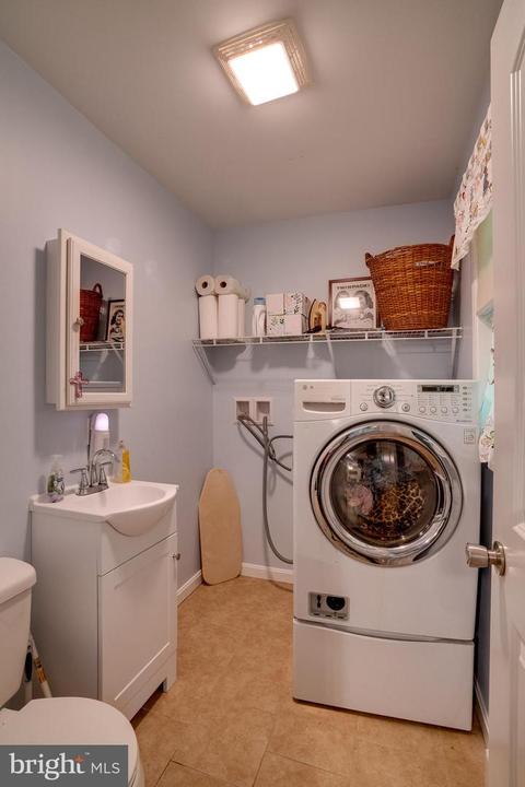 11 Pfautz Ave, Lititz, PA 17543 photo 23