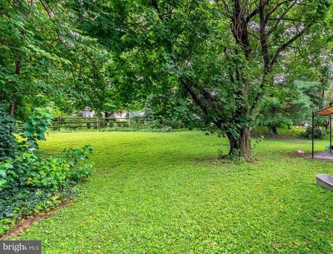 11 Pfautz Ave, Lititz, PA 17543 photo 6