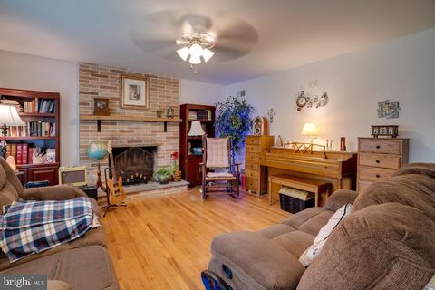 11 Pfautz Ave, Lititz, PA 17543 photo 10