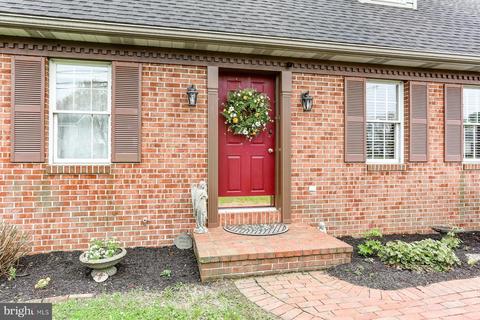 80 Arrowhead Dr, Lititz, PA 17543 photo 3