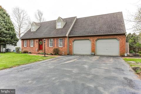 80 Arrowhead Dr, Lititz, PA 17543 photo 2