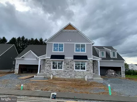 1221 Hershey Ln, Lancaster, PA 17601