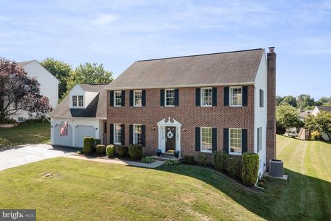 4 Canterbury Ct, Lititz, PA 17543 photo 2