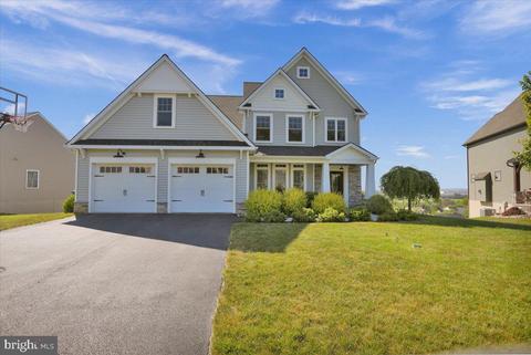 647 Golden Eagle Way, Lancaster, PA 17601
