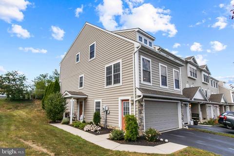 730 Keller Dr, Lititz, PA 17543 photo 2