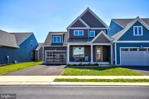 1402 Barrington Dr #288, Mount Joy, PA 17552
