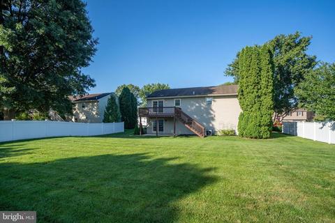 405 Hummingbird Dr, Lititz, PA 17543 photo 7