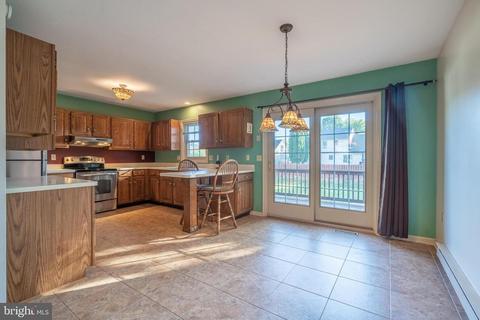 405 Hummingbird Dr, Lititz, PA 17543 photo 13