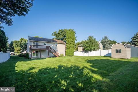 405 Hummingbird Dr, Lititz, PA 17543 photo 8