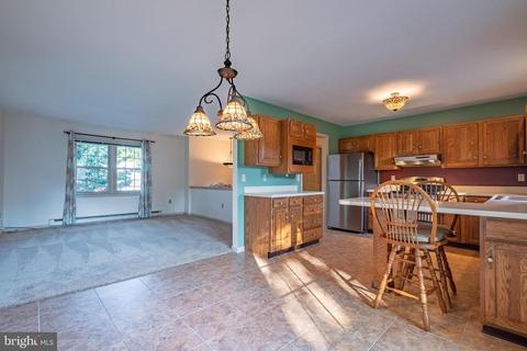 405 Hummingbird Dr, Lititz, PA 17543 photo 11