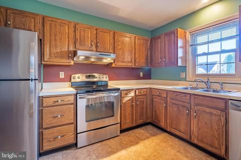 405 Hummingbird Dr, Lititz, PA 17543 photo 12