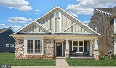 325 Home Towne Blvd, Ephrata, PA 17522