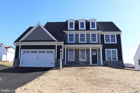 524 Spring Hollow Dr #7, New Holland, PA 17557