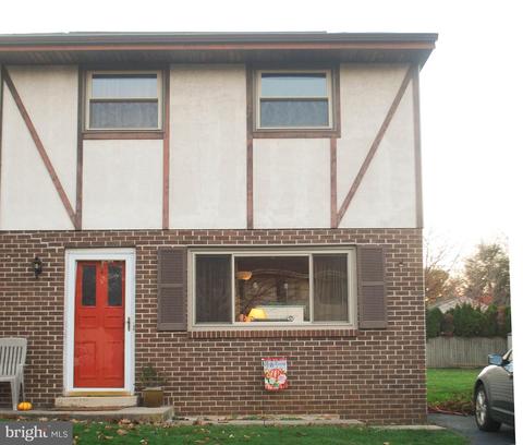 487 S Plum St, Mount Joy, PA 17552