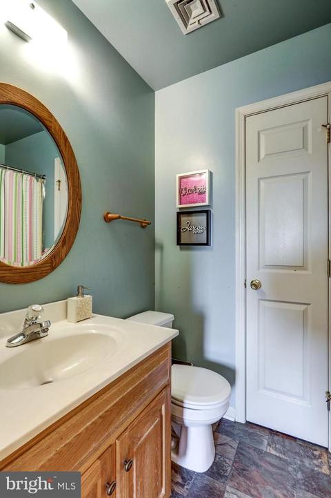 26 E Grant St, Lititz, PA 17543 photo 31