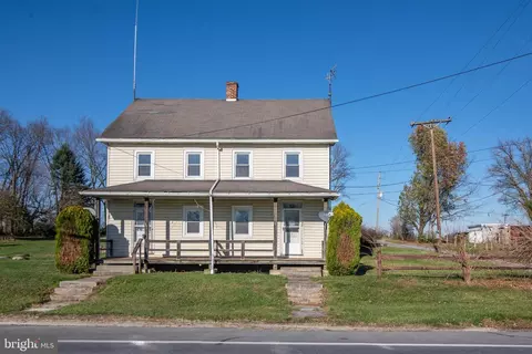2042 2044 River Rd, Bainbridge, PA 17502