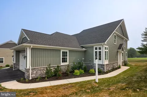 102 Maguire Ct #60, Millersville, PA 17551