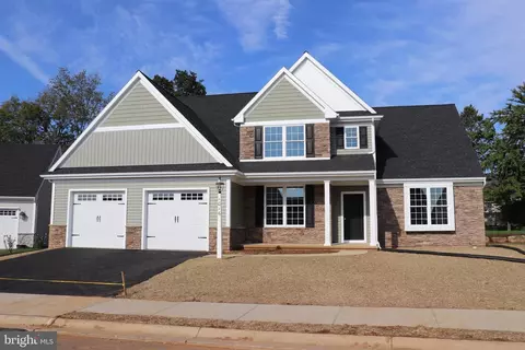 1016 Whitfield Dr #5, Lancaster, PA 17601