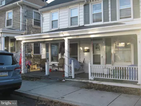 61 E Franklin St, Ephrata, PA 17522