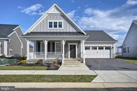 369 Home Towne Blvd, Ephrata, PA 17522