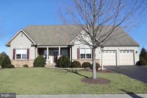 812 Jasmine Ave, Mount Joy, PA 17552