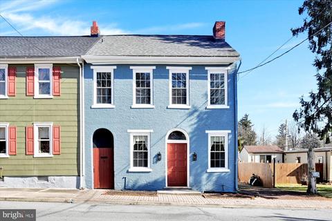15 S New Haven St, Marietta, PA 17547