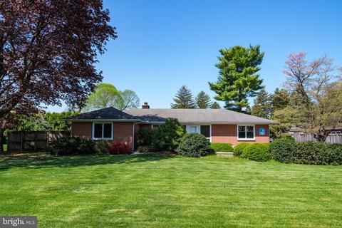 886 Hornig Rd, Lancaster, PA 17601