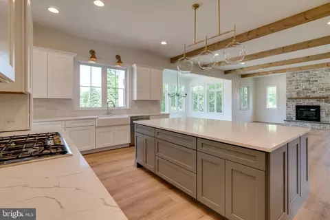 295 Millpond Dr, Lititz, PA 17543 photo 8