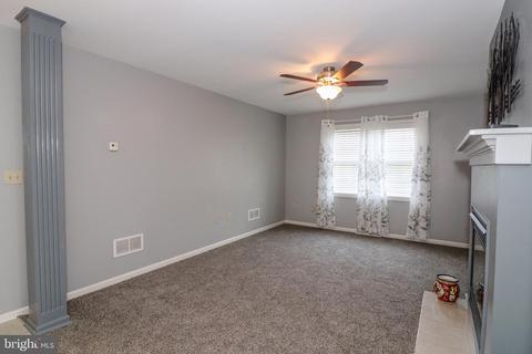 78 Pebble Creek Dr, Lititz, PA 17543 photo 2