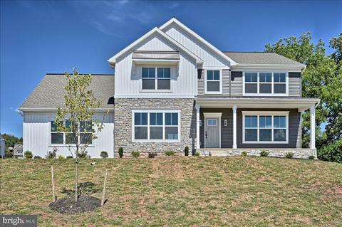 114 E Valley Rd, Denver, PA 17517