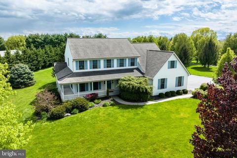 5762 Glen Oaks Dr, Narvon, PA 17555