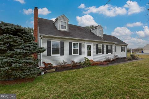 2921 Newport Rd, Manheim, PA 17545