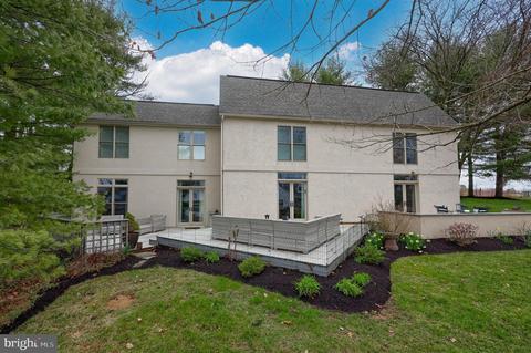 10 Springview Dr, Lititz, PA 17543 photo 2