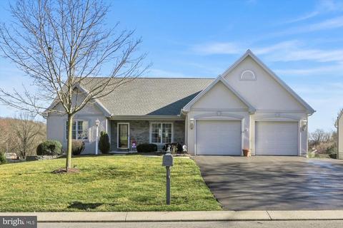 1950 Cloverton Dr, Columbia, PA 17512