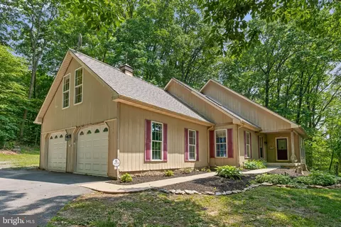 28 Mckelvey Ln, Holtwood, PA 17532